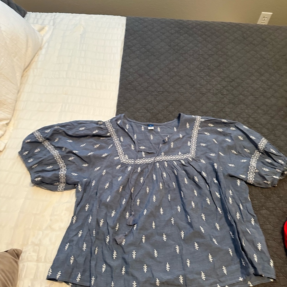 Xl old navy blouse. wore only couple of times.
